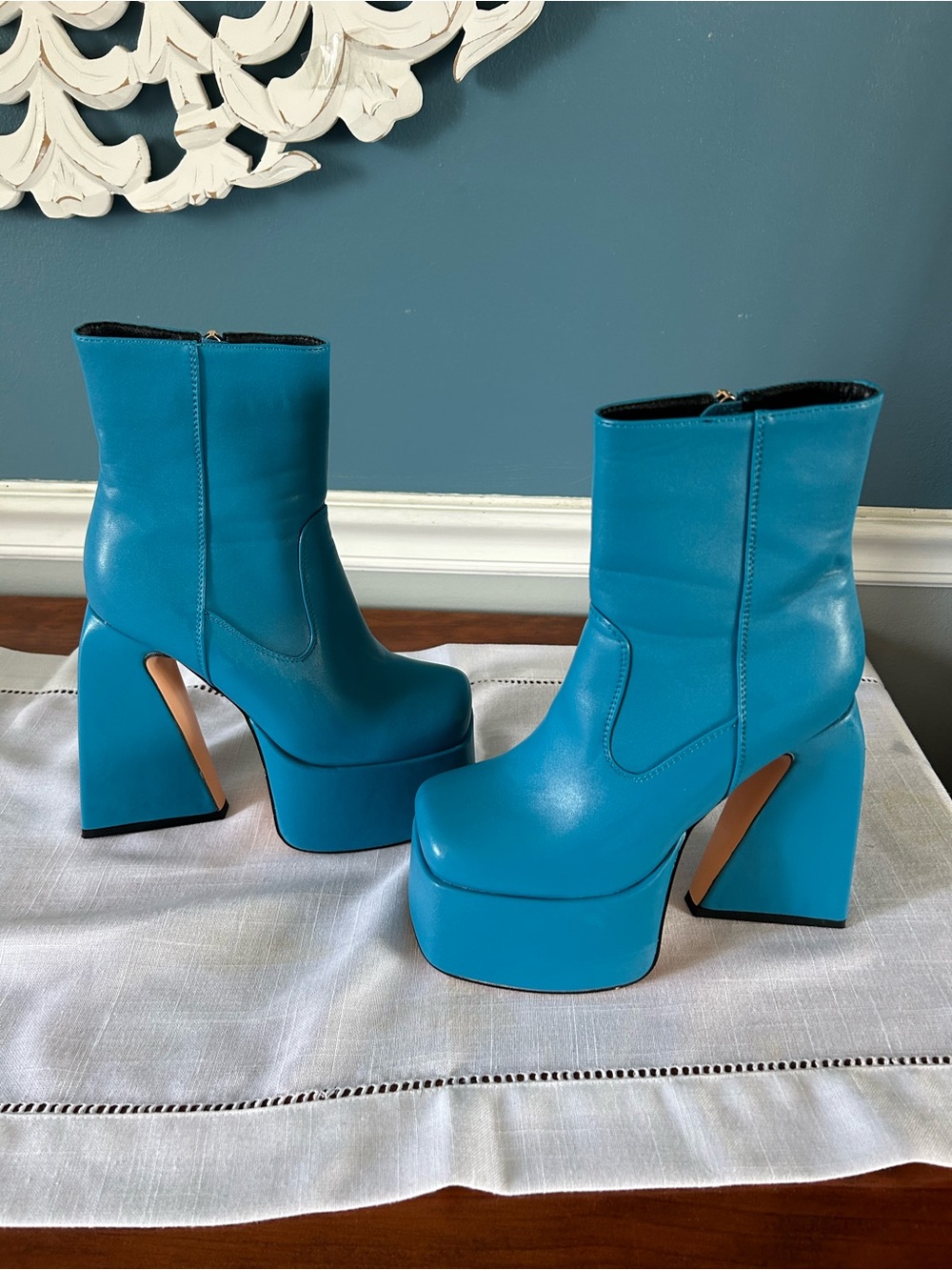 Women's Round Toe Platform Ankle Boots - Bold Blue Statement Heels
